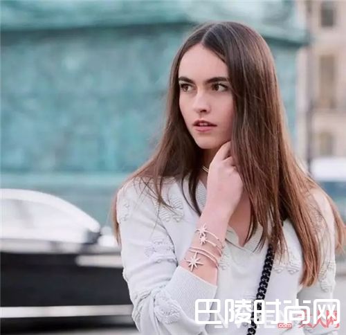 Apm Monaco有哪些饰品?_这些适合春夏的首饰 让你发现穿搭细节的小而美