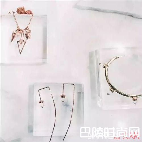 Bing Bang NYC有哪些饰品？_这些适合春夏的首饰 让你发现穿搭细节的小而美