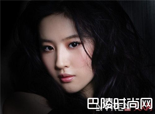 鹅蛋脸怎么打腮红_腮红乱打可是会破坏你的气质 这些打法你懂吗