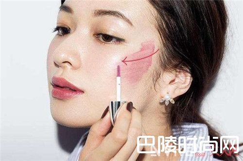 腮红液适合什么人_你与气质只差这一抹 腮红如何正确选择很重要