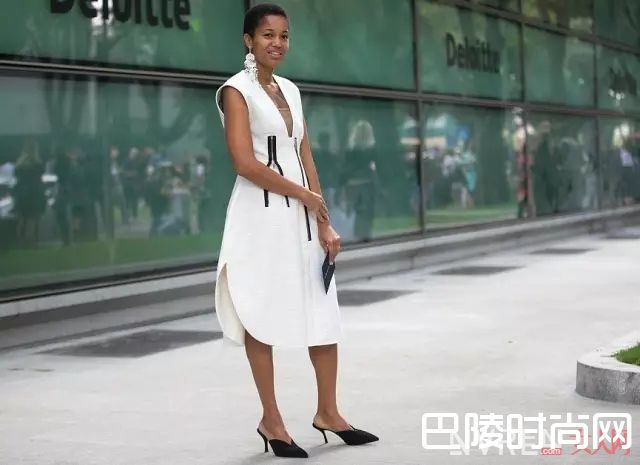 尖头穆勒鞋如何搭配_想拥有一双大美腿？看看这些夏季凉鞋穿搭大法就知道