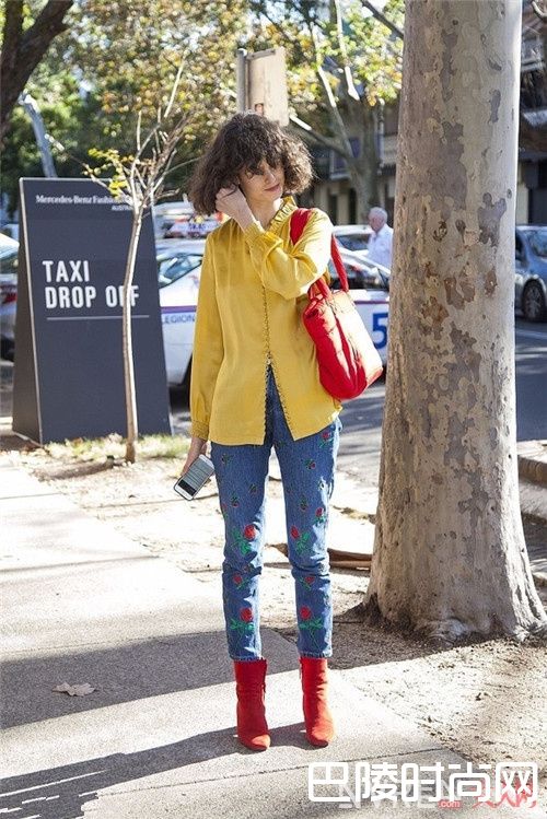 缎面衣服怎么样_时髦这件事情交给这4款衣服 你负责美就好