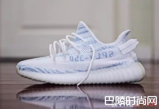  Yeezy 350 Boost V2 _这个夏季你需要一双看着就凉快的运动鞋！