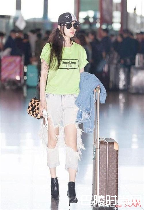 荧光T恤好看吗_还在一尘不变的纯T？这4款恶搞T让你成为夏日的骄阳