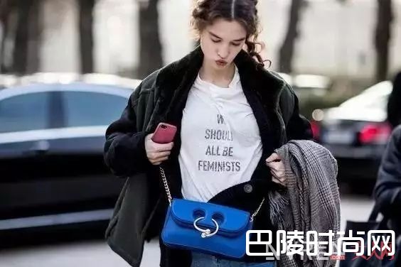 ​slogan T怎么搭配_夏天最爱的T恤 这些穿法让你美够一整季