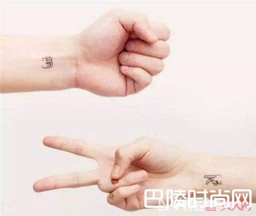 纹身贴纸纹什么好看_这个夏天不爱花臂？这些小纹身或许可以拯救单调的你