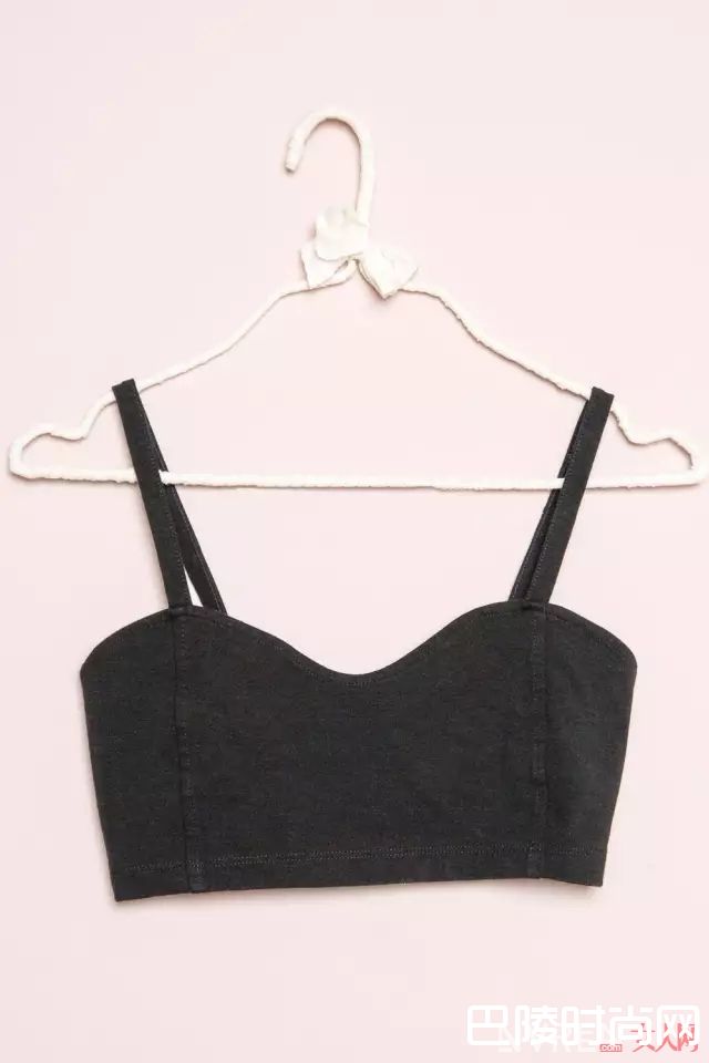 可以露出来的内衣款式是什么_露肩、露背、吊带、透视，所有的夏日内衣都给你承包了