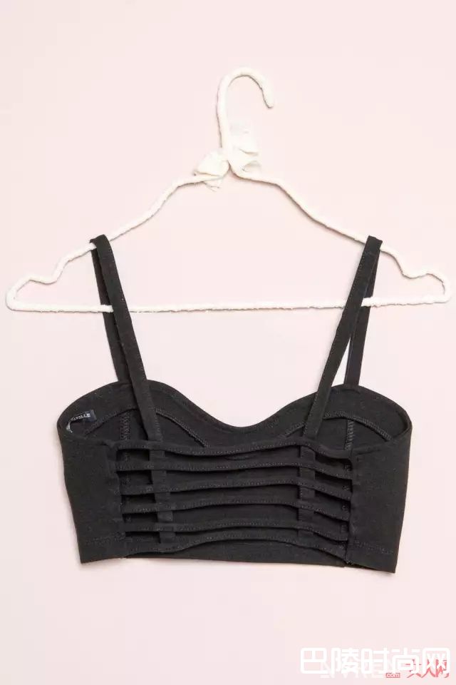可以露出来的内衣款式是什么_露肩、露背、吊带、透视，所有的夏日内衣都给你承包了