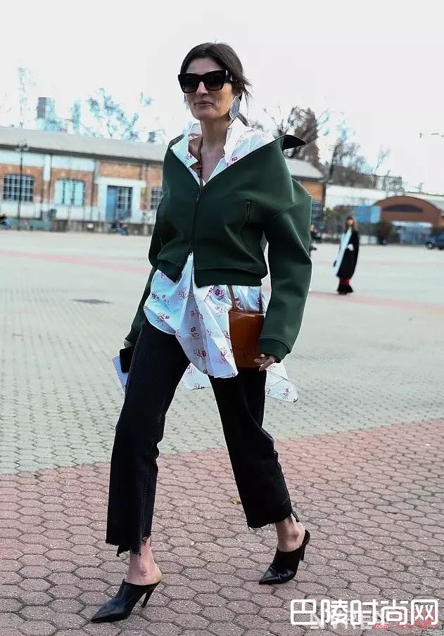 尖头穆勒鞋如何搭配_想拥有一双大美腿？看看这些夏季凉鞋穿搭大法就知道