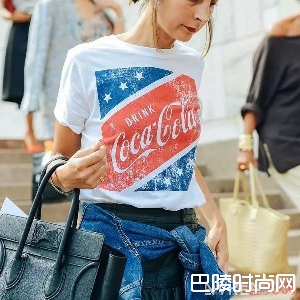 复古T怎么搭配最时髦_夏天最爱的T恤 这些穿法让你美够一整季