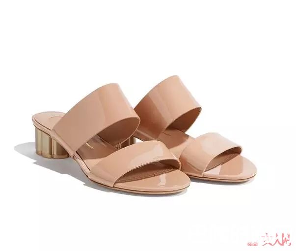 粉色凉鞋推荐_今夏小脚想要“透心凉”？围观这六款凉鞋就对了