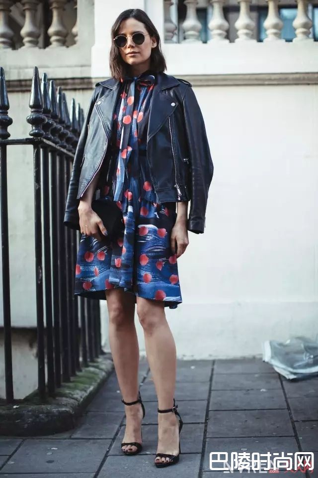 细带高跟鞋如何搭配_想拥有一双大美腿？看看这些夏季凉鞋穿搭大法就知道