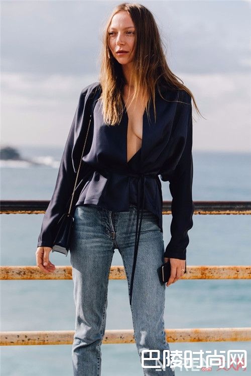 缎面衣服怎么样_时髦这件事情交给这4款衣服 你负责美就好