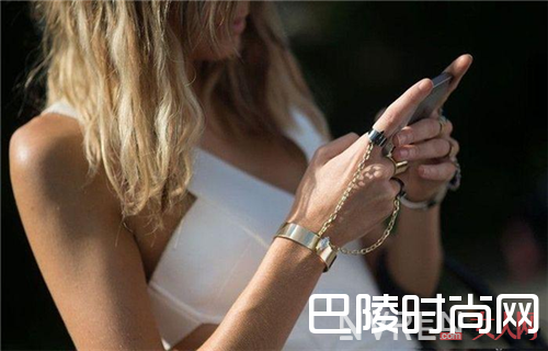 小圆环更显可爱_BF风不断 但是这些“小”单品也也要注意