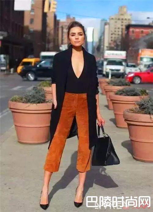 吊带与小外套如何搭配?_这个夏天 一件小吊带帮你开启撩汉模式!