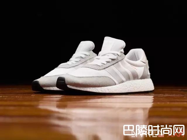 adidias Iniki Runner Boost _这个夏季你需要一双看着就凉快的运动鞋！