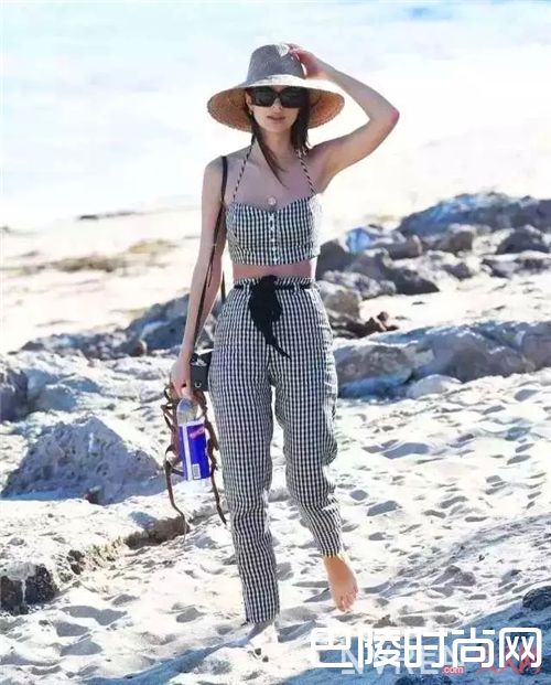 吊带单穿如何搭配？_这个夏天 一件小吊带帮你开启撩汉模式！