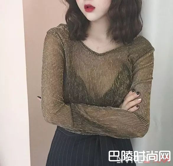 透视装应该搭配什么内衣_露肩、露背、吊带、透视，所有的夏日内衣都给你承包了