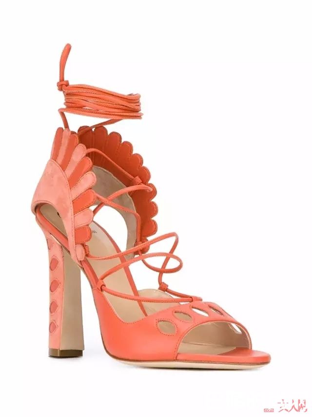 今夏小脚想要“透心凉”？围观这六款凉鞋就对了