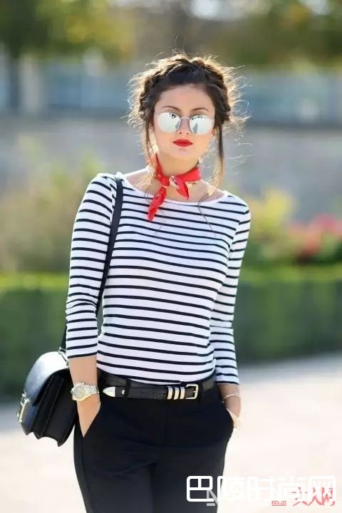 条纹衫搭配丝巾_永不过时的条纹，到底怎么穿才最美？