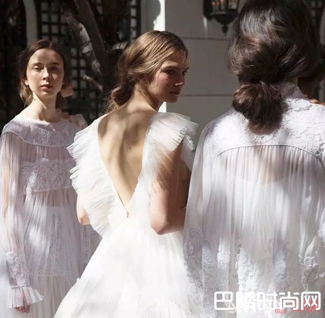 百搭的小白裙_穿上小白裙 多份清爽又迷人的气息