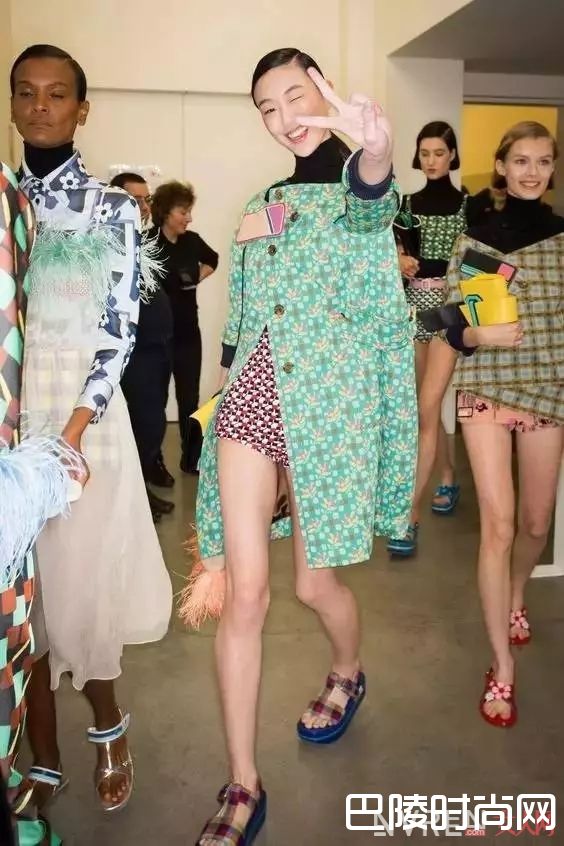 彩色凉鞋推荐_今夏小脚想要“透心凉”？围观这六款凉鞋就对了