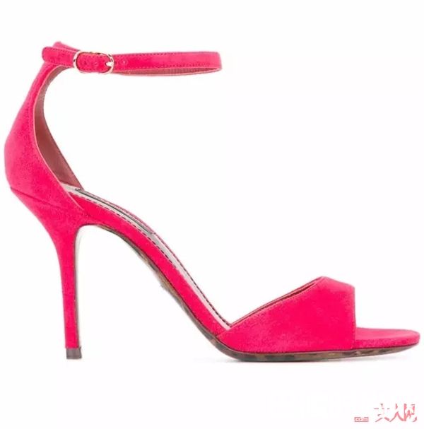 一字带凉鞋推荐_今夏小脚想要“透心凉”？选择这六款凉鞋就对了