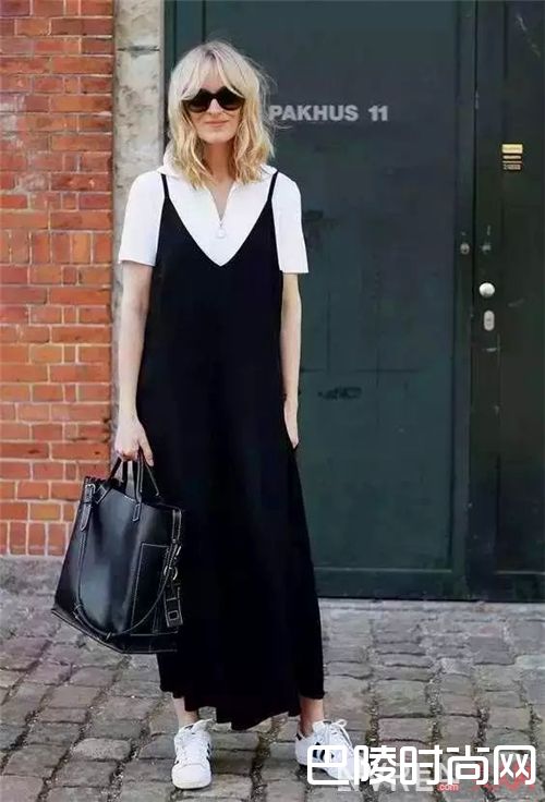 吊带与T恤衬衫如何搭配?_这个夏天 一件小吊带帮你开启撩汉模式!