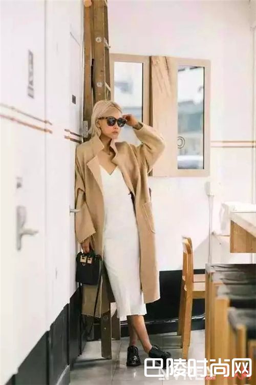 吊带与小外套如何搭配?_这个夏天 一件小吊带帮你开启撩汉模式!