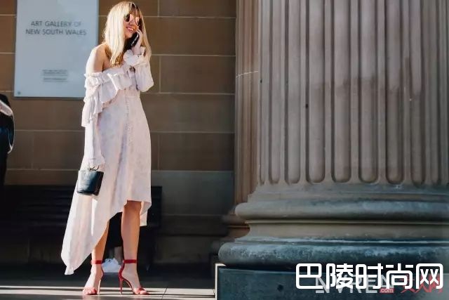 细带高跟鞋如何搭配_想拥有一双大美腿？看看这些夏季凉鞋穿搭大法就知道