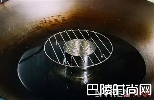 清蒸鲈鱼怎么做？_厌倦了爆炒的油腻与油烟 学学这4道懒人蒸菜做法