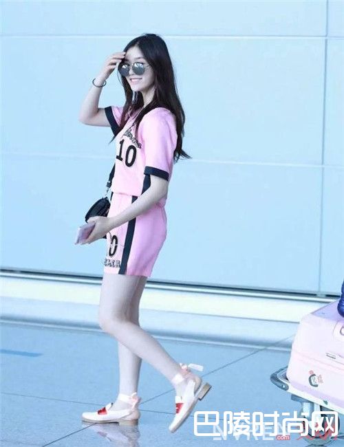 祖马龙牡丹&胭红麂绒怎么样_当下火爆香水+实用搭配 看完让你眼前一亮