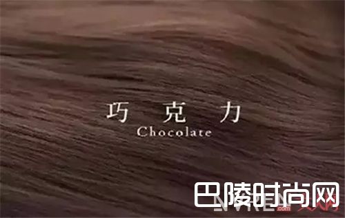 今年流行哪些发色？_这个夏天什么发型和发色最火？剪个短发准没错！