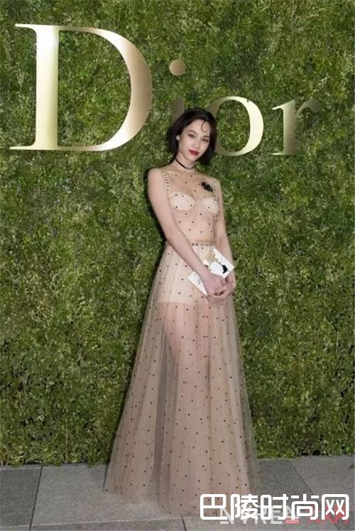 WOB头是什么样子？_这个夏天什么发型和发色最火？剪个短发准没错！