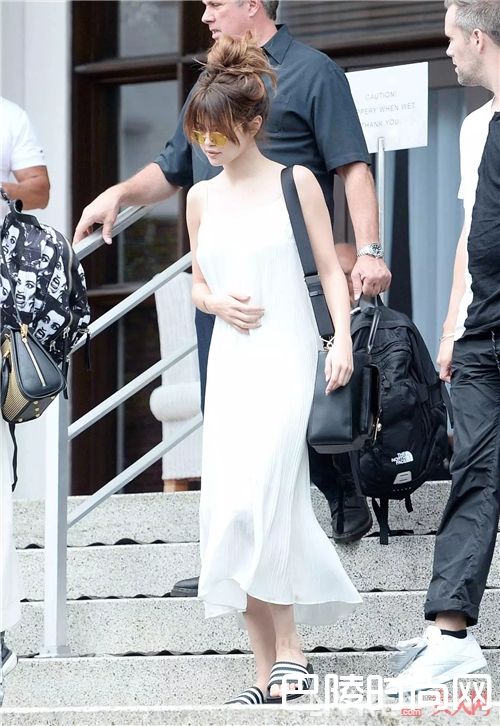 澡堂拖如何搭配？_夏季慵懒风 穿上这些拖鞋让你懒得很时髦！