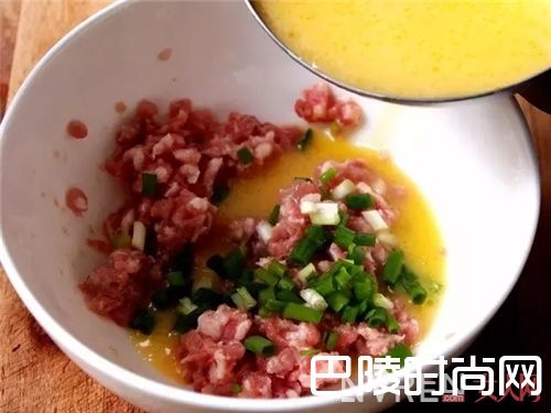 肉末鸡蛋羹怎么做?_厌倦了爆炒的油腻与油烟 学学这4道懒人蒸菜做法
