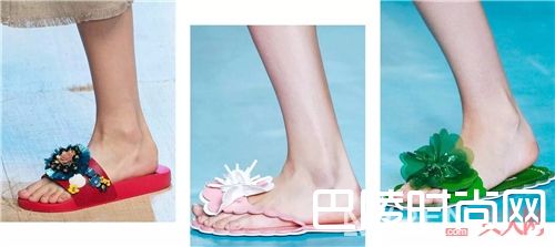 塑料果冻拖鞋如何搭配？_夏季慵懒风 穿上这些拖鞋让你懒得很时髦！