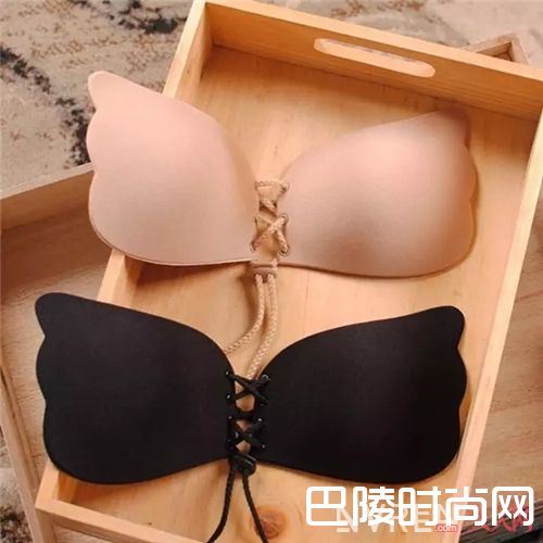 胸贴/NuBra如何穿搭？_拥有这五件内衣 解决你夏天所有的穿衣烦恼