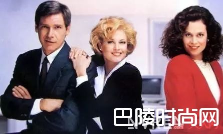 80年代宽肩西装_80年代最有腔调的复古单品，你还差哪件？