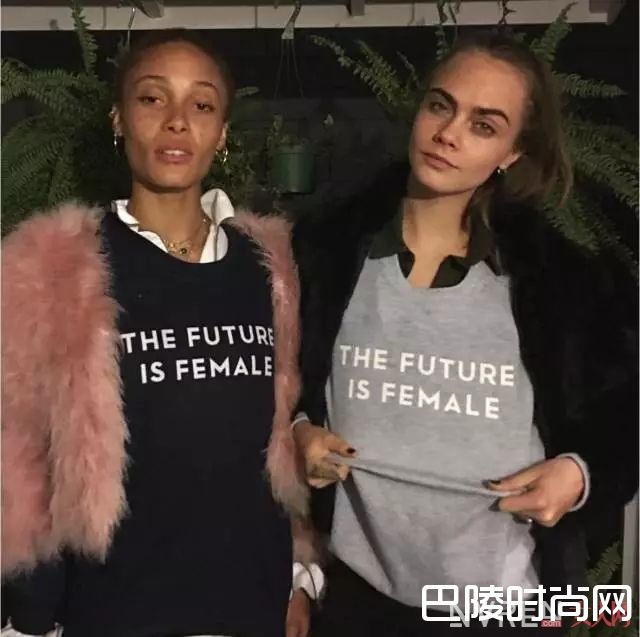 80年代Logo T恤_80年代最有腔调的复古单品,你还差哪件?