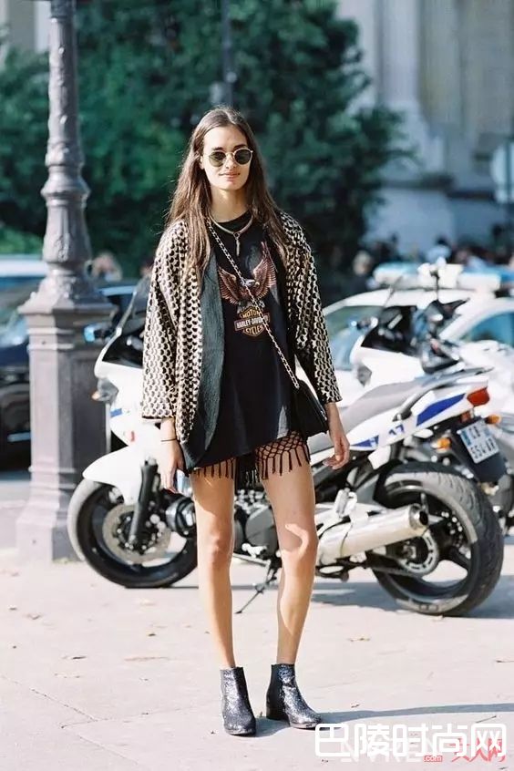 摇滚T单穿_白T穿腻了，来件“摇滚T“燃爆你的夏天！