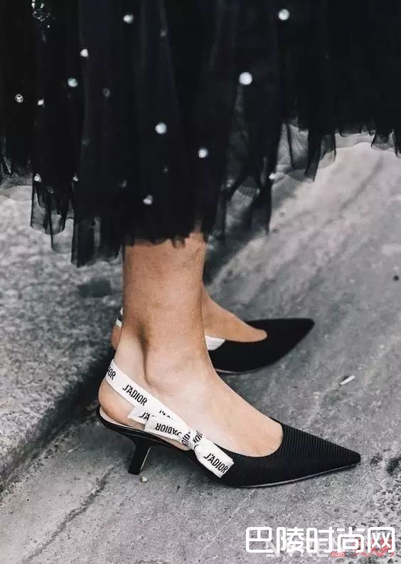 鞋子上找亮点_会穿衣一点都不难，十个法则穿出自己的风格