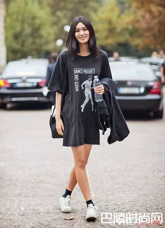 摇滚T单穿_白T穿腻了，来件“摇滚T“燃爆你的夏天！