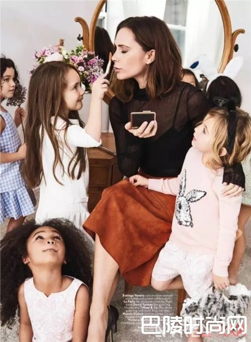 T恤Bra如何穿搭？_拥有这五件内衣 解决你夏天所有的穿衣烦恼