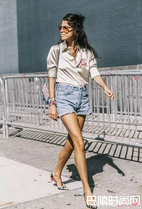 缎面衬衣搭配_那一波莹润的光泽，是属于女人的质感