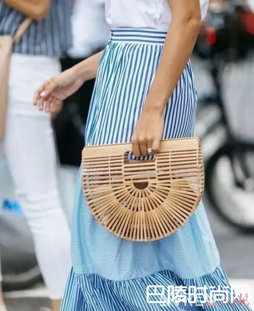 草编包推荐_今年流行的包包，不止实用那么简单