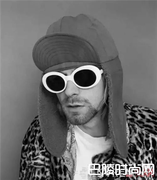 太阳镜有哪些款式?_夏天的标配 你怎么可以少了一款太阳镜呢?