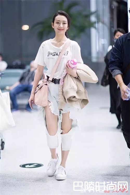 五分袖T恤如何搭配？_姑娘 你需要一件长短袖来遮住你手臂的肉肉