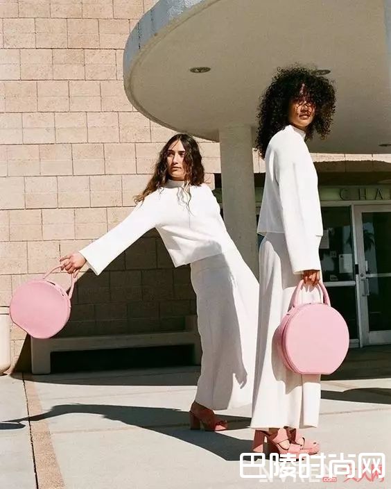 有哪些好看的圆形包包_今年流行的包包，不止实用那么简单