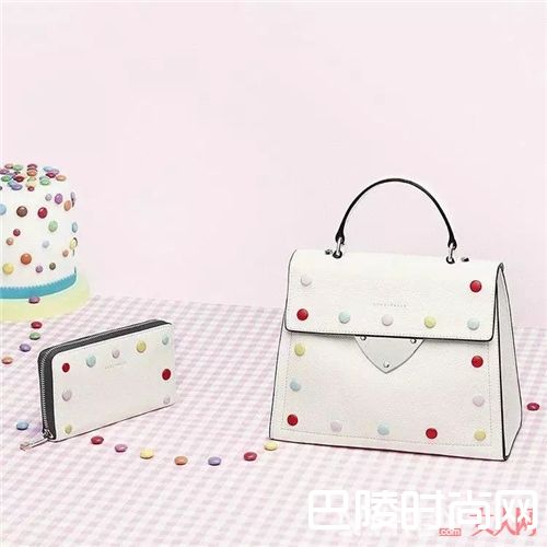 Coccinelle钱包推荐_这5个品牌的钱包颜值超高！还不会满大街撞！
